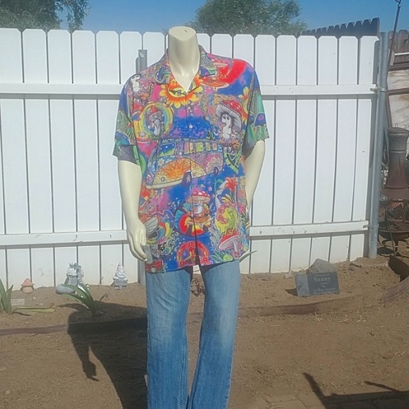 Retro Shirt - Picture 2 of 8